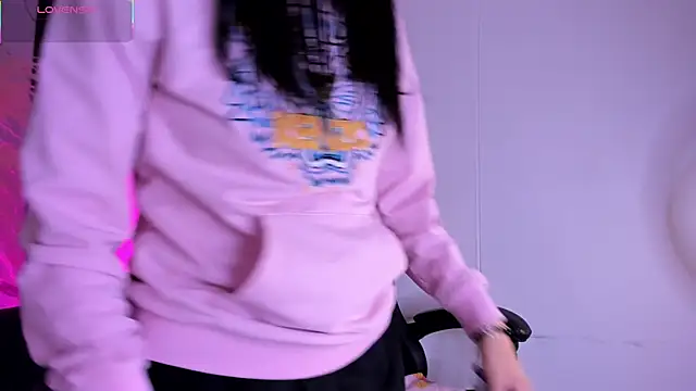 ShaunaDream online show from February 20, 2026, 4:42 am