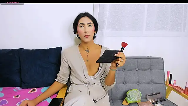 Snapshot of zou_quira chatting on November 7, 2025, 11:30 pm zou quira online show from November 7, 2025, 11:30 pm