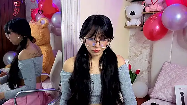 VioletxBloom online show from February 12, 2026, 4:07 pm