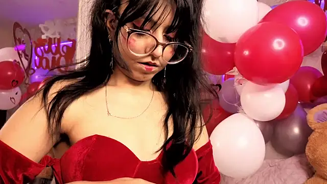 VioletxBloom online show from February 14, 2026, 7:47 pm