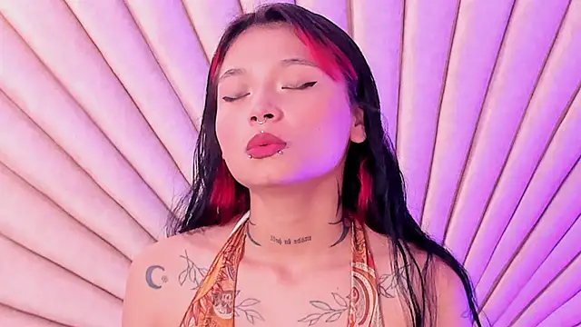 EmaDuff online show from October 3, 2025, 11:45 am