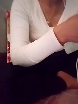 Snapshot of sulove_xx chatting on March 27, 2026, 2:42 am sulove xx online show from March 27, 2026, 2:42 am