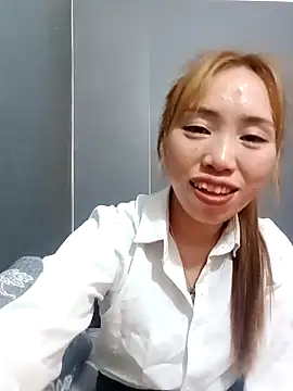 Snapshot of sulove_xx chatting on April 17, 2026, 11:35 am sulove xx online show from April 17, 2026, 11:35 am