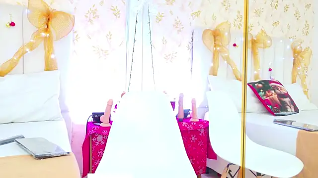 Samanta Isel online show from December 22, 2025, 3:06 am