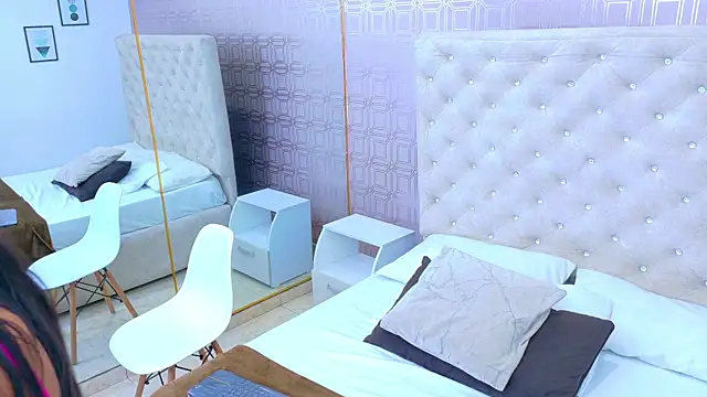 Samanta Isel online show from March 3, 2026, 3:13 am