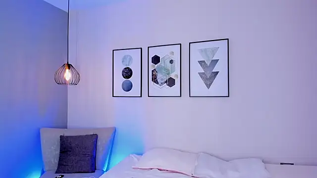 AmbarEvans  online show from October 31, 2025, 12:13 pm