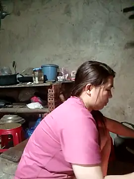 quynhkoolbae online show from November 4, 2025, 5:22 am