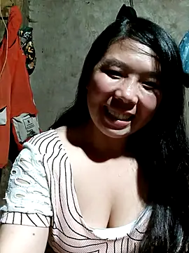 quynhkoolbae online show from October 10, 2025, 1:12 pm