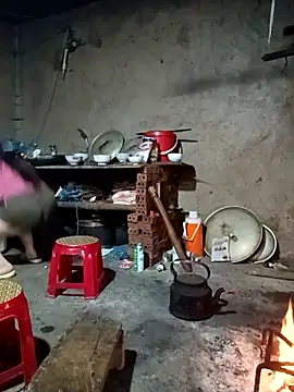 quynhkoolbae online show from April 1, 2026, 12:13 am