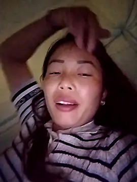 Annaacutee online show from October 18, 2025, 1:13 pm