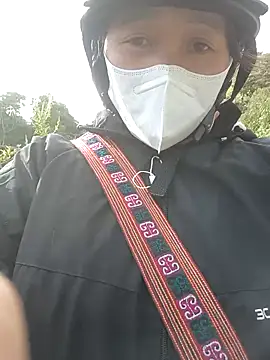 miumiu 00 online show from September 24, 2025, 1:02 am