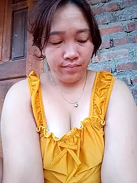 miumiu 00 online show from September 20, 2025, 1:32 am