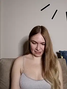 Snapshot of KisaVixen chatting on April 28, 2026, 8:13 pm KisaVixen online show from April 28, 2026, 8:13 pm