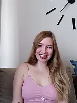 KisaVixen online show from April 19, 2026, 10:38 am