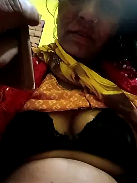 Snapshot of Rubi12A chatting on December 17, 2025, 12:04 am Rubi12A online show from December 17, 2025, 12:04 am