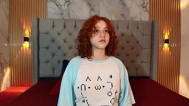 Snapshot of Suxan_White_ chatting on October 14, 2025, 11:55 am Suxan White online show from October 14, 2025, 11:55 am