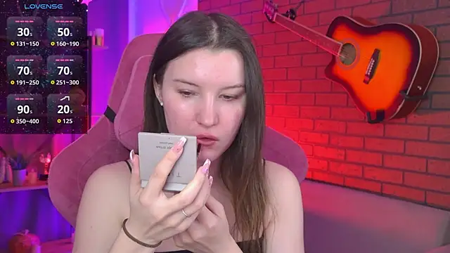 AgataWillis online show from April 18, 2026, 4:37 am