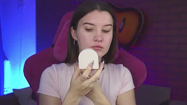 AgataWillis online show from November 8, 2025, 2:37 am