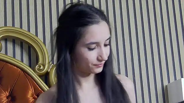 CarolinaBlair online show from April 17, 2026, 7:28 pm