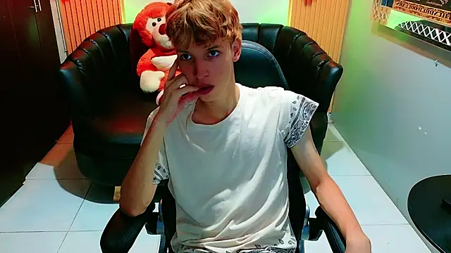 park jimin1 online show from September 18, 2025, 1:03 pm