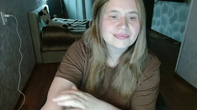 AdelinaLawson online show from May 21, 2026, 4:04 pm