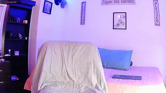   abrill   online show from September 11, 2025, 12:10 am