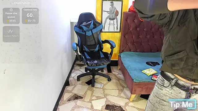 alison moon7 online show from November 29, 2025, 12:38 pm