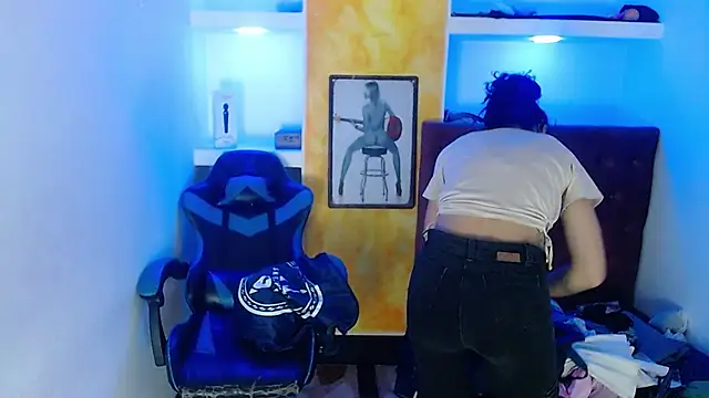 alison moon7 online show from September 18, 2025, 1:47 pm