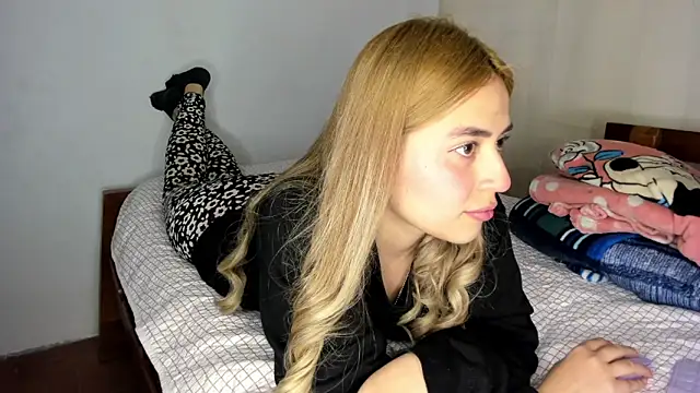 min-ji online show from October 7, 2025, 3:46 pm