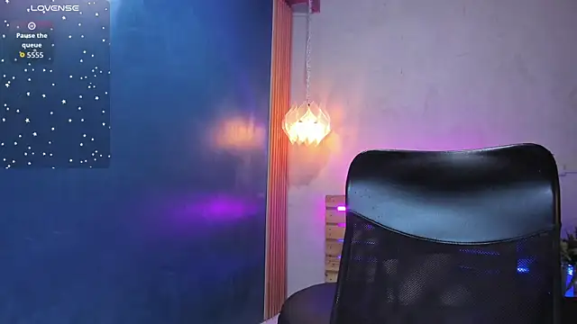 Daiisy kiss online show from November 27, 2025, 7:25 pm