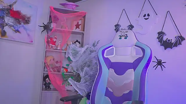 Lana Dreams  online show from October 31, 2025, 1:24 am