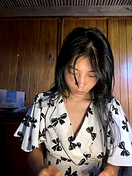 EmLy02 online show from September 27, 2025, 3:45 am