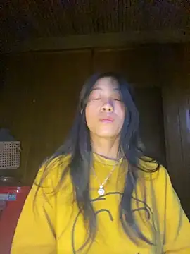 EmLy02 online show from October 8, 2025, 11:16 pm