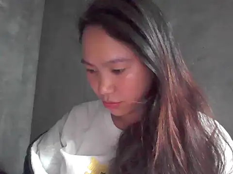 fanchunn online show from December 18, 2025, 1:37 pm