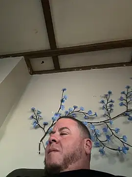 kev0n2389 online show from October 3, 2025, 11:06 pm