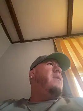 kev0n2389 online show from September 19, 2025, 6:23 pm