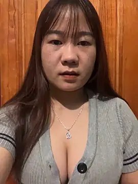 qinejr37 online show from October 23, 2025, 11:14 pm