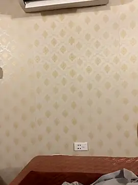 qinejr37 online show from September 29, 2025, 5:03 am