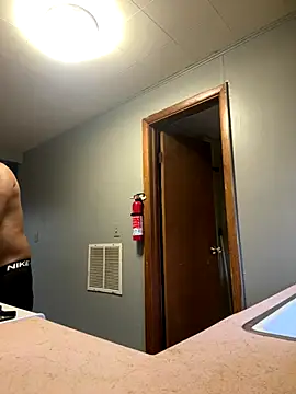 Snapshot of Kingstrokezxx chatting on November 13, 2025, 9:30 pm Kingstrokezxx online show from November 13, 2025, 9:30 pm