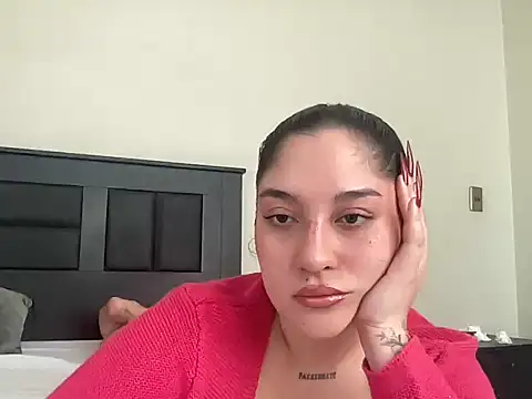 smokemilv online show from October 7, 2025, 6:09 pm