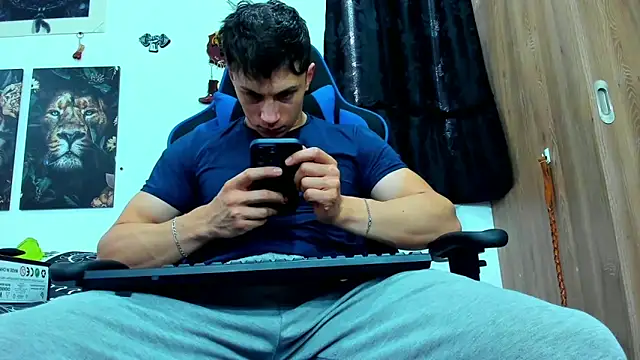 javiersexymann online show from March 19, 2025, 6:12 pm