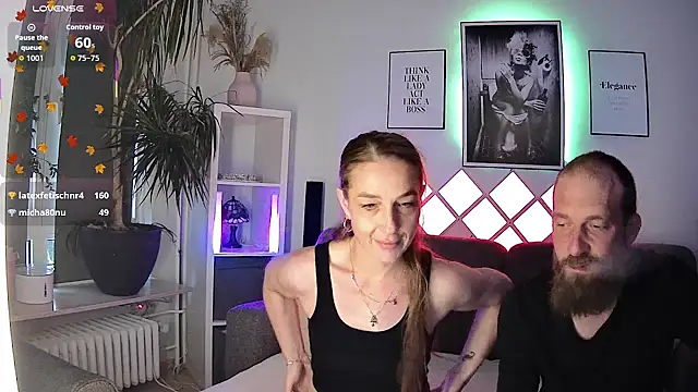 XBellaXundXUweX online show from October 4, 2025, 12:07 pm