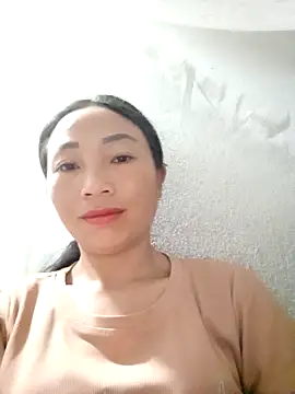 lucybaby00 online show from November 6, 2025, 10:47 pm