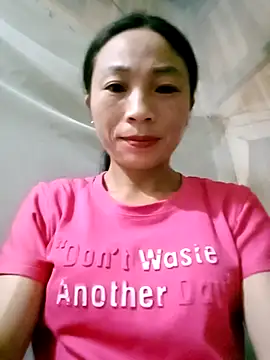 lucybaby00 online show from September 28, 2025, 7:10 pm