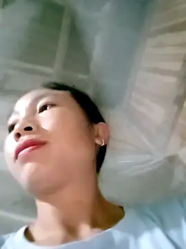 lucybaby00 online show from October 19, 2025, 10:34 pm