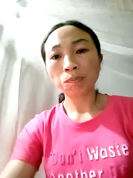 lucybaby00 online show from November 13, 2025, 10:52 am