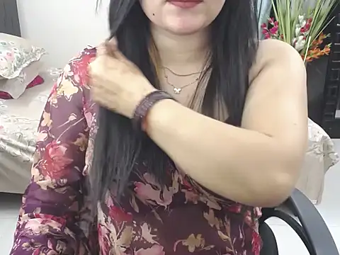 Snapshot of Ridiha_Pari chatting on June 2, 2026, 5:13 pm Ridiha Pari online show from June 2, 2026, 5:13 pm