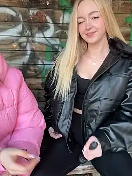 Snapshot of emilypeperoni chatting on February 7, 2026, 4:04 pm emilypeperoni online show from February 7, 2026, 4:04 pm