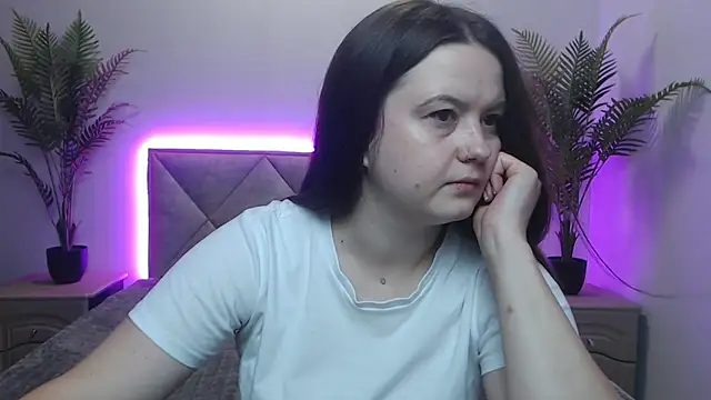 MavkaCute online show from September 11, 2025, 5:57 pm