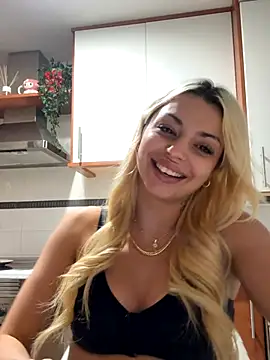 NoeliaGarcia17 online show from October 5, 2025, 8:10 pm